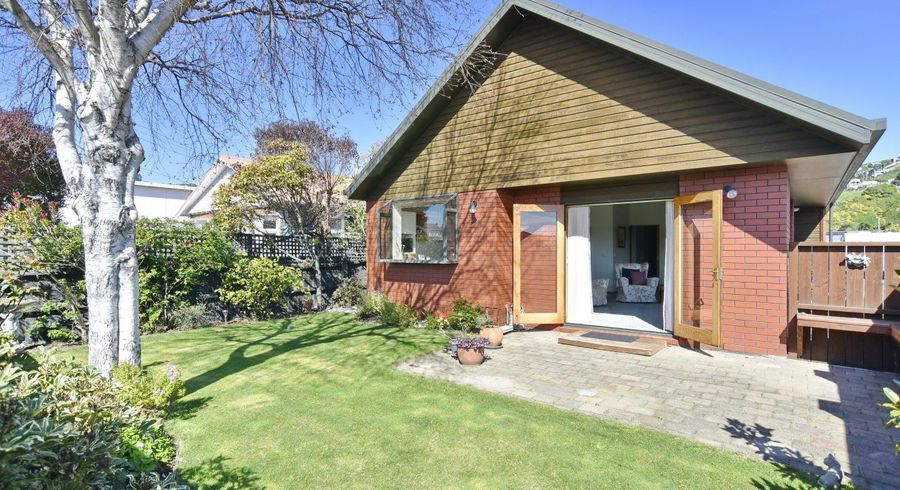  at 1/164 Main Road, Redcliffs, Christchurch