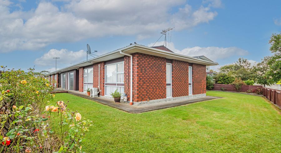  at 2 Moyne Avenue, Milson, Palmerston North