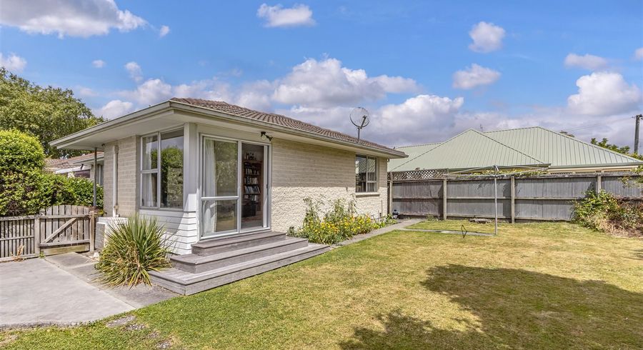  at 2/27 Gardiners Road, Bishopdale, Christchurch