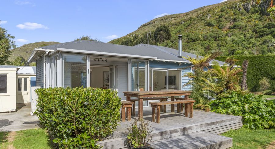  at 125 Wakefield Avenue, Sumner, Christchurch