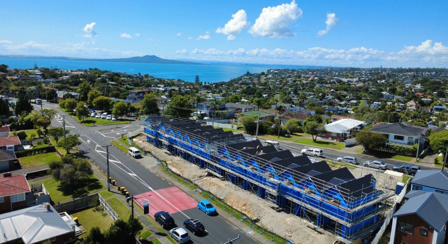  at 19 Knights Road, Rothesay Bay, North Shore City, Auckland