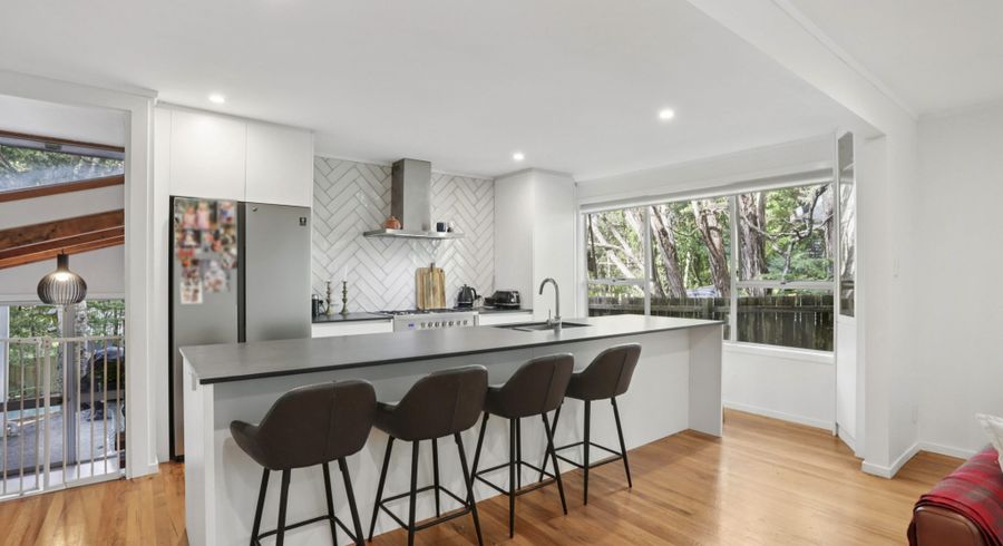  at 16 Fawcett Road, Laingholm, Waitakere City, Auckland