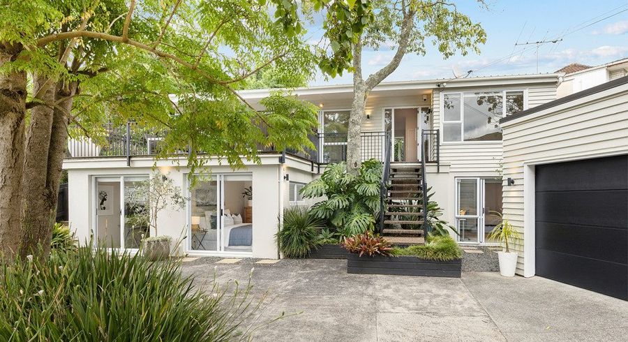  at 2/3 Glenfern Road, Howick, Auckland