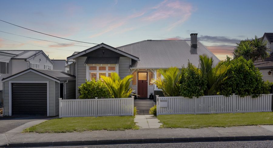  at 1/5 Corrella Road, Belmont, North Shore City, Auckland