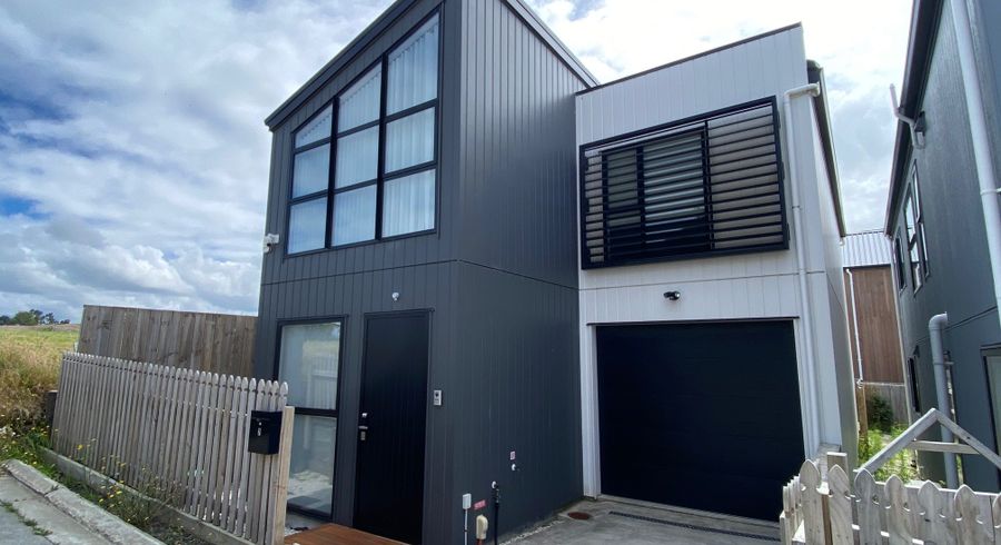  at 7 Dinaric Lane, Westgate, Waitakere City, Auckland