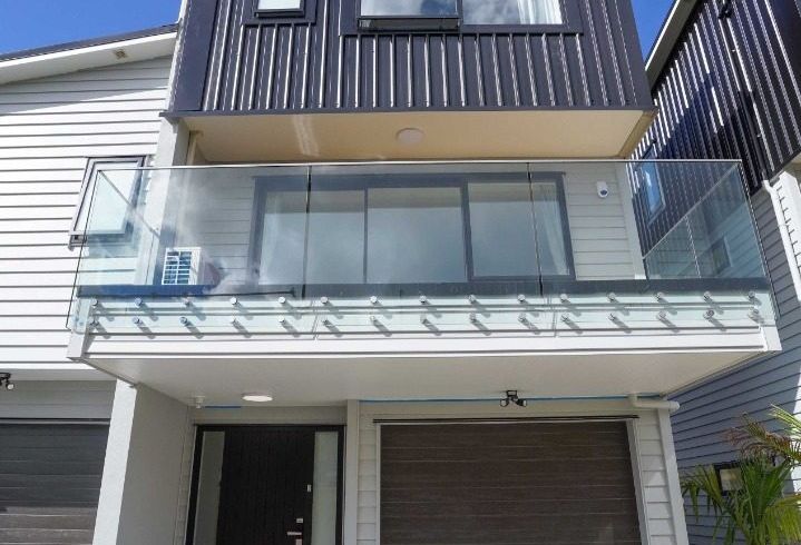  at 6/19 Kingdale Road, Henderson, Auckland