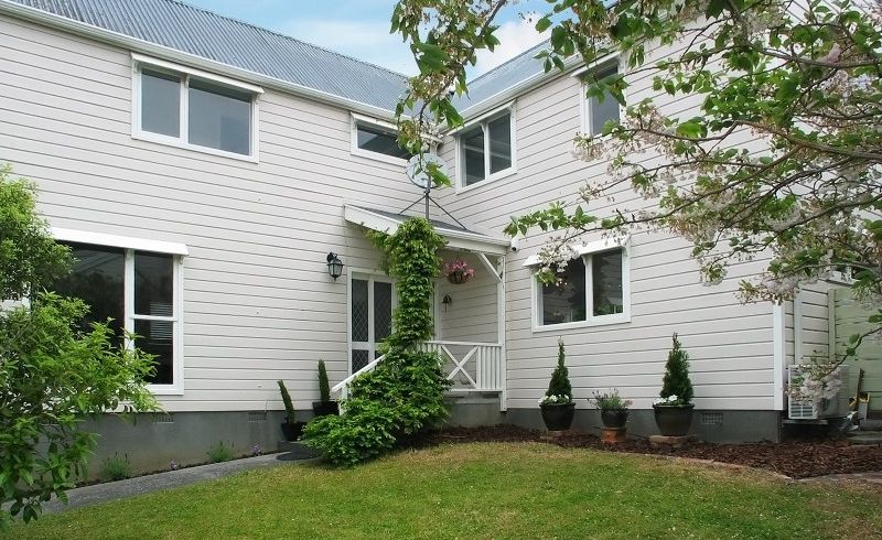  at 8 Discovery Drive, Whitby, Porirua