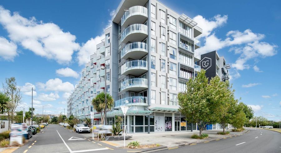  at 402/1 Rose Garden Lane, Albany, North Shore City, Auckland