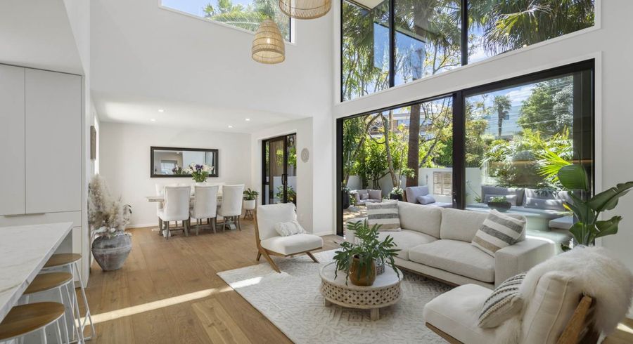  at 2/236 Beach Road, Campbells Bay, Auckland