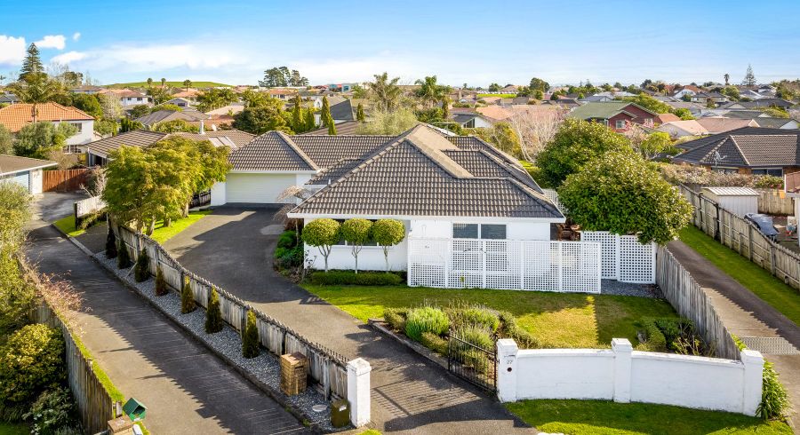 at 27 Travers Place, Northpark, Auckland