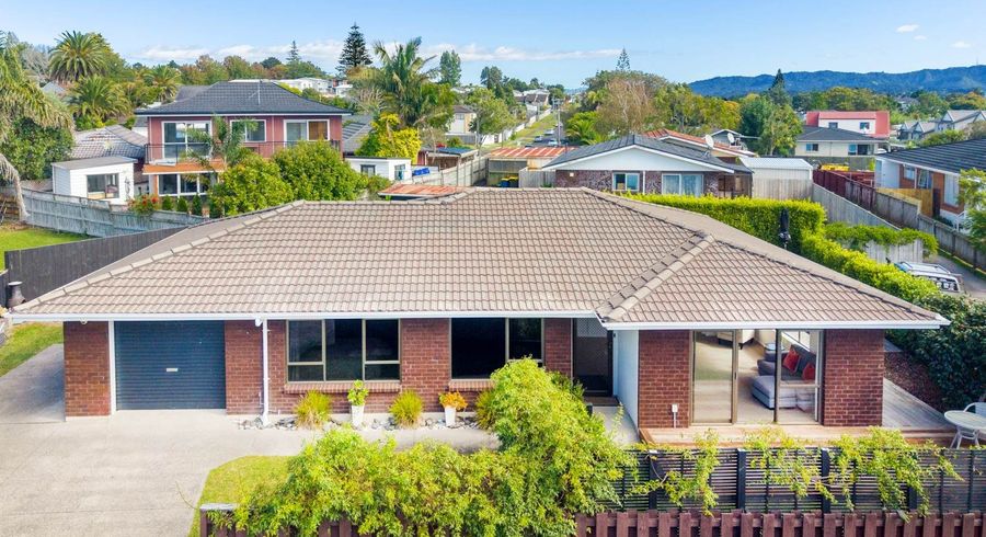  at 2/38 Miltonia Avenue, Te Atatu South, Waitakere City, Auckland