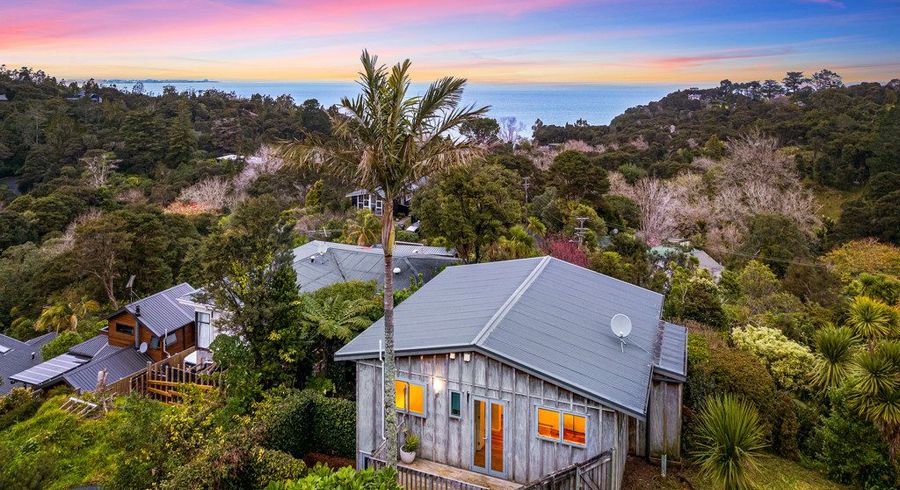  at 8 Mceldowney Road, Titirangi, Waitakere City, Auckland