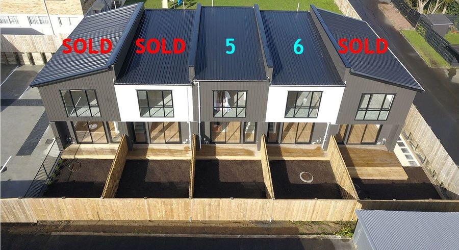  at 6/85 Royal View Road, Te Atatū South, Auckland