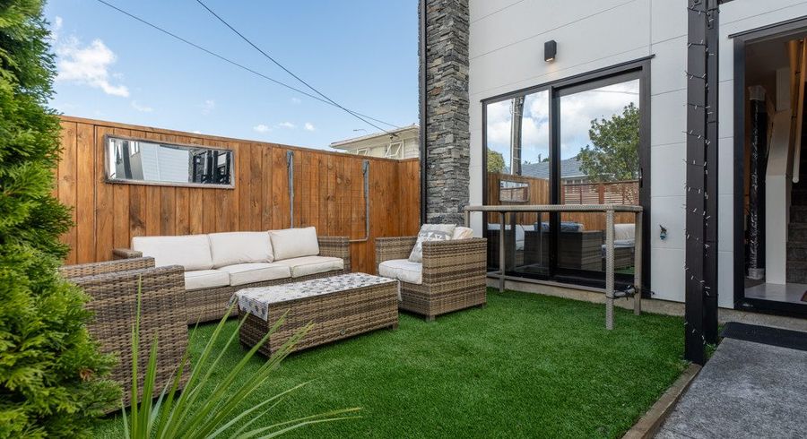  at 2/83 Vodanovich Road, Te Atatu South, Waitakere City, Auckland