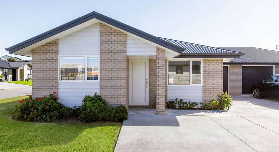  at 24 Shrule Place, Huntington, Hamilton