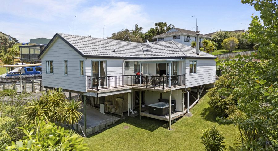 at 16 Landsdale Place, Massey, Auckland