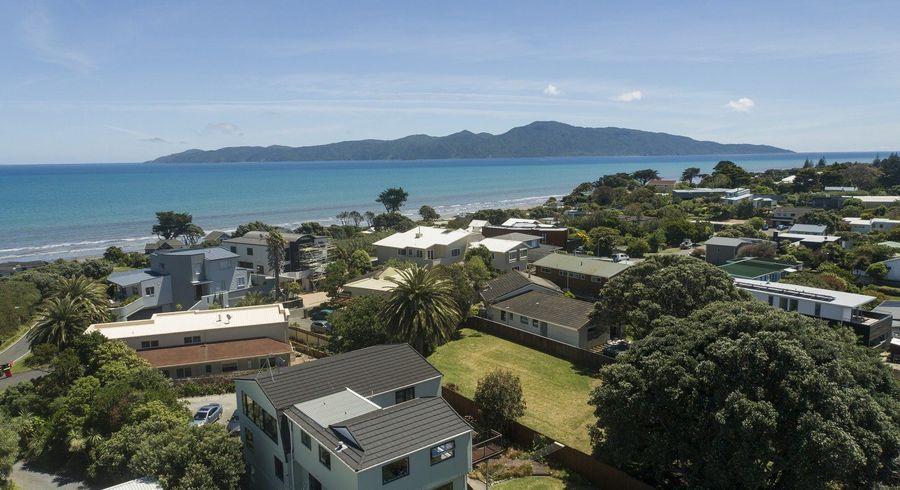  at 10 Kohutuhutu Road, Raumati Beach, Paraparaumu