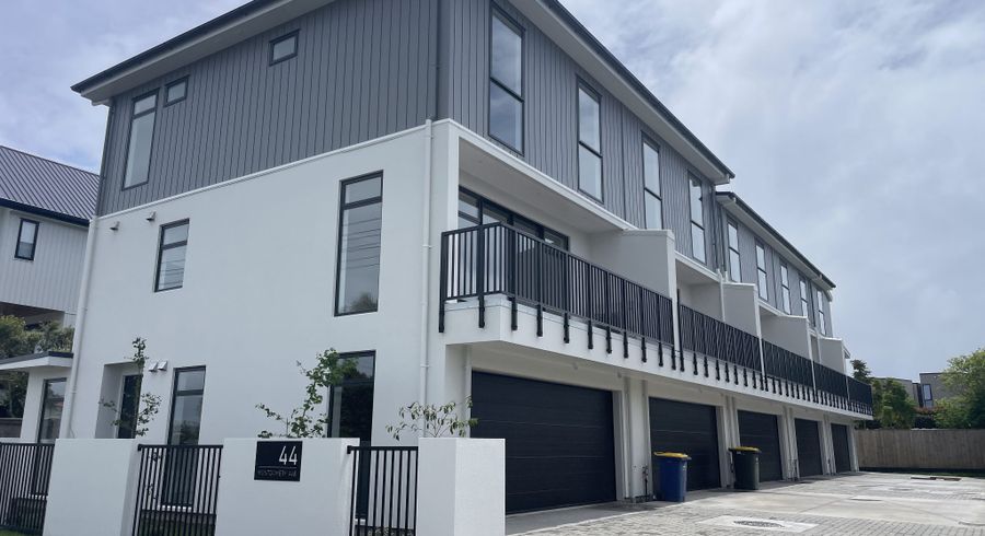  at 44 Montgomery Avenue, Belmont, Auckland