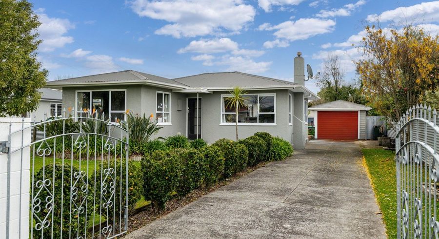  at 4 Eton Place, Terrace End, Palmerston North, Manawatu / Whanganui