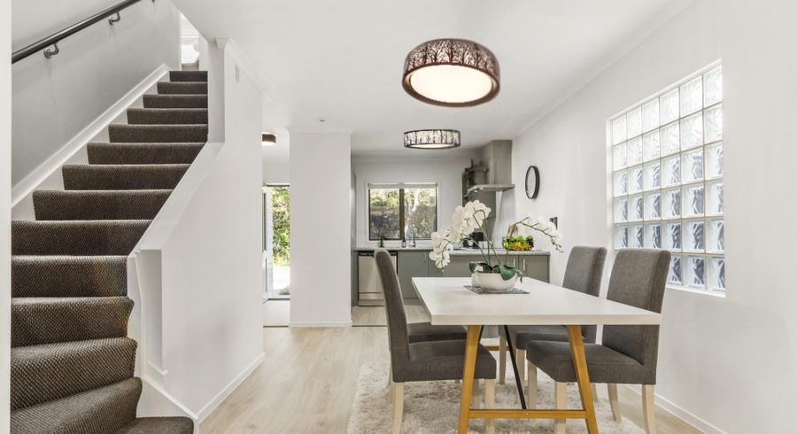  at 27 Verdale Circle, Glen Eden, Auckland