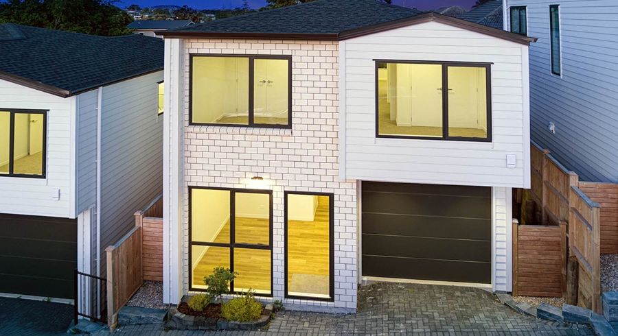  at 21C Barron Drive, Green Bay, Waitakere City, Auckland