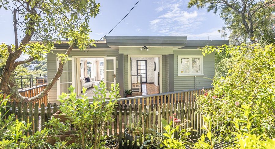  at 2A Raroa Crescent, Northland, Wellington