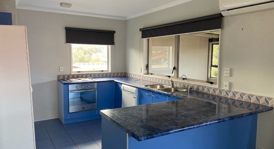  at 3 Swan Lane, Henderson, Waitakere City, Auckland