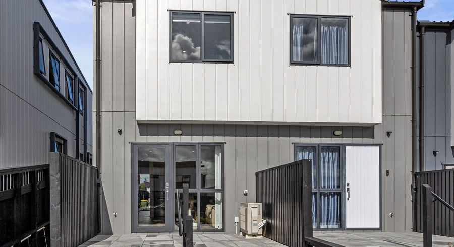  at 21 Canna Street, Totara Park, Auckland
