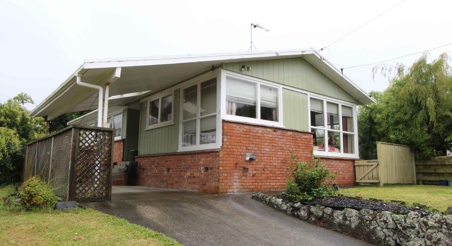  at 4 Clendon Place, Manurewa, Manukau City, Auckland