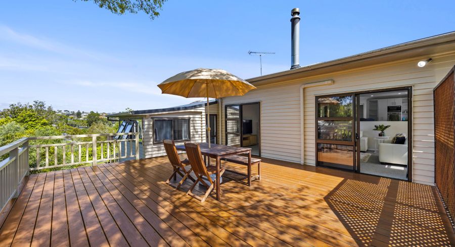  at 86 Beach Road, Mellons Bay, Manukau City, Auckland