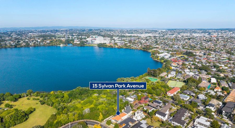  at 1/15 Sylvan Park Avenue, Milford, North Shore City, Auckland