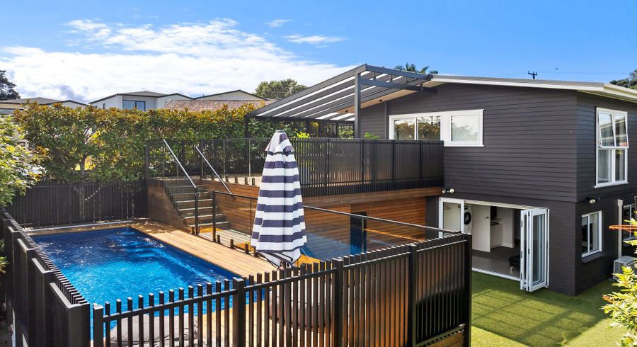  at 25 Barron Drive, Green Bay, Waitakere City, Auckland