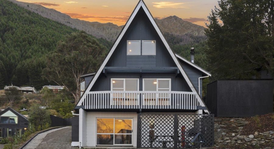  at 26 Williams Street, Sunshine Bay, Queenstown-Lakes, Otago