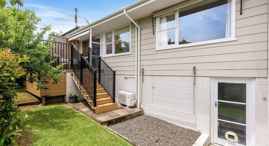  at 2/6 Pine Terrace, Howick, Auckland