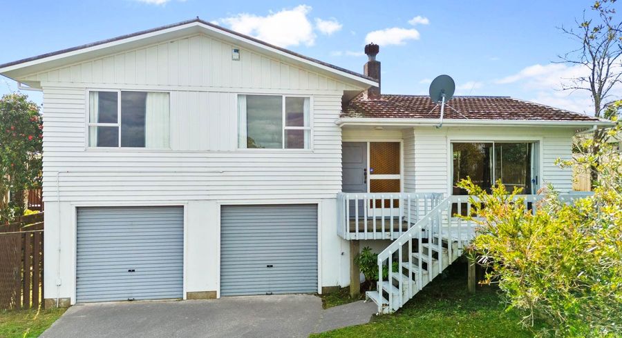  at 15 Zita Maria Drive, Massey, Waitakere City, Auckland