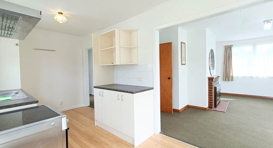  at 27 Coates Crescent, Panmure, Auckland City, Auckland