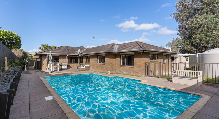  at 6 Glesan Place, Beachlands, Auckland