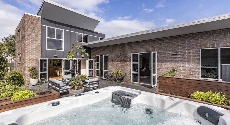  at 6 Lodge Place, Ilam, Christchurch City, Canterbury