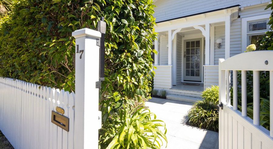  at 17 Pembroke Road, Northland, Wellington