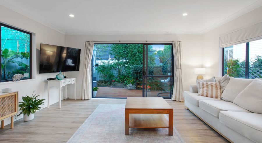  at 3/6A Botany Road, Howick, Manukau City, Auckland
