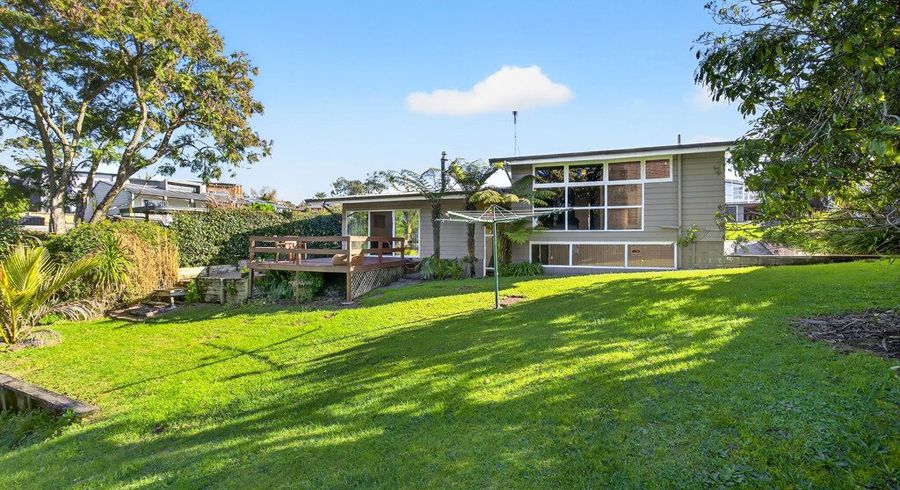  at 8 Blue Gum Rise, Sunnyhills, Manukau City, Auckland