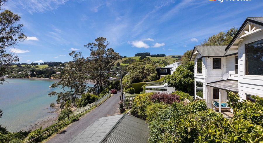  at 33 Marine Parade, Macandrew Bay, Dunedin
