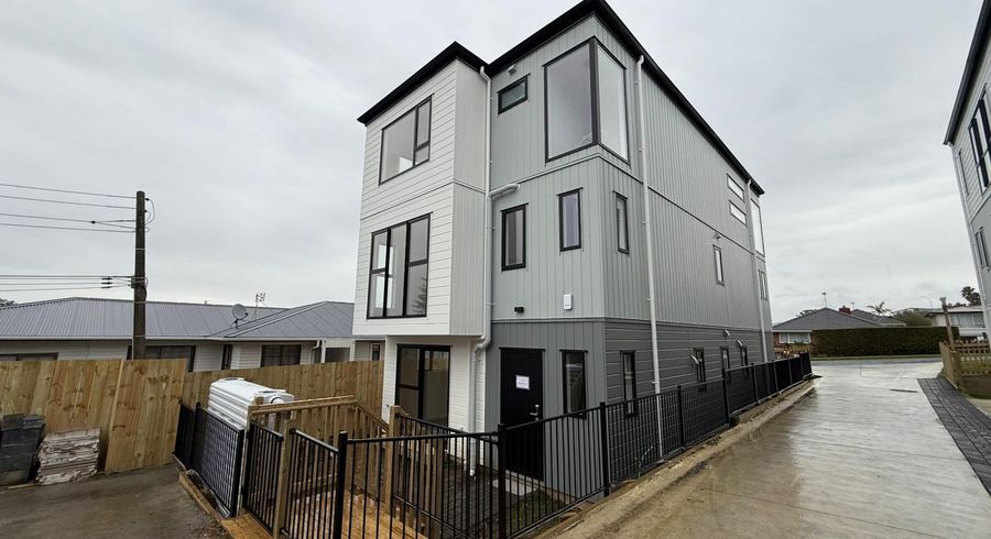  at 10H Howe Street, Howick, Manukau City, Auckland