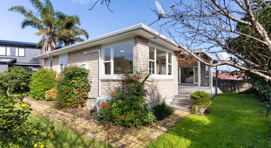  at 14 Roseneath Place, Birkdale, North Shore City, Auckland