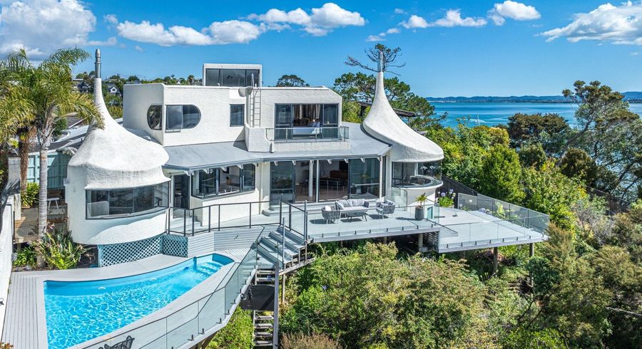  at 105 Aeroview Drive, Beach Haven, North Shore City, Auckland
