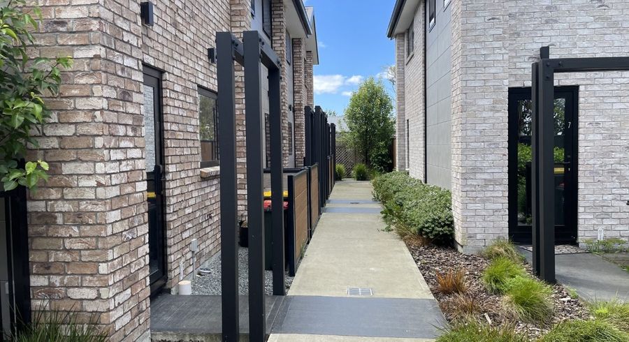  at 10/17 Pearce Crescent, Taita, Lower Hutt, Wellington