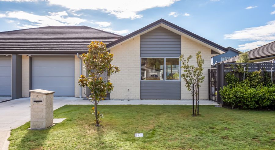  at 5 Somerby Mews, Silverstream, Upper Hutt