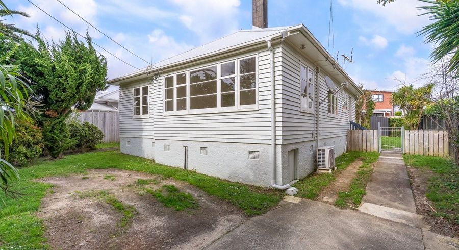  at 48 Premier Avenue, Point Chevalier, Auckland City, Auckland