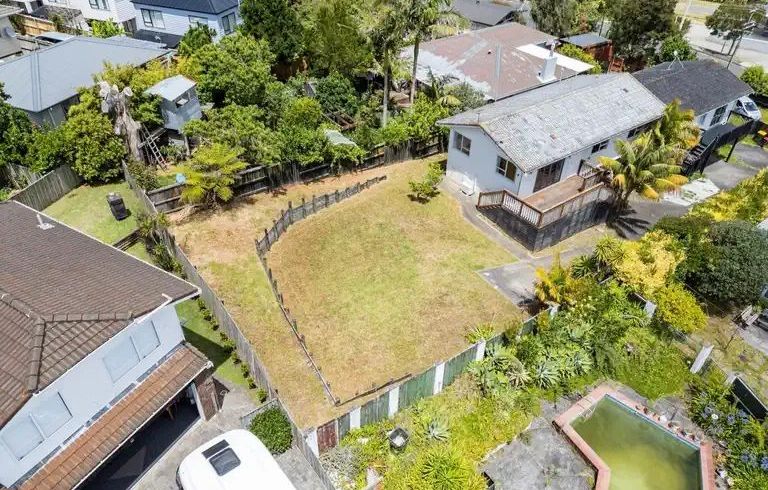  at 2/25 Moire Road, Massey, Waitakere City, Auckland