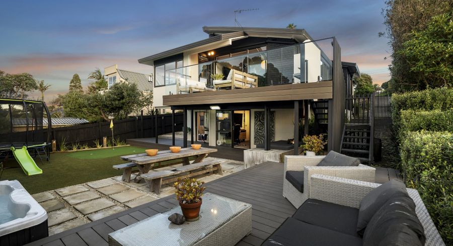  at 2/59 Churchill Road, Murrays Bay, North Shore City, Auckland